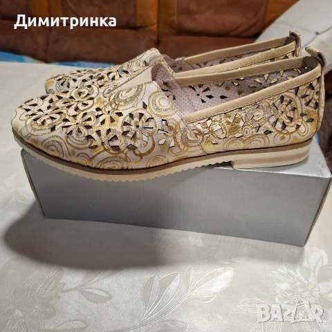Дамски златисти обувки, снимка 2 - Дамски ежедневни обувки - 54022678