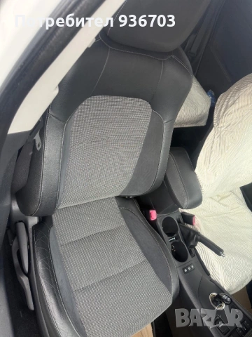 Toyota Auris 1.8 HYBRID, снимка 11 - Автомобили и джипове - 53561049