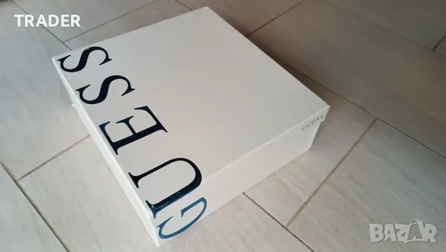 кутия от за обувки GUESS