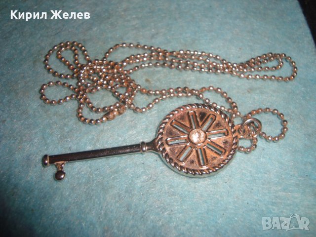 СРЕБРИСТО КЛЮЧЕ с ФАСЕТИРАН КРИСТАЛ и НЕЖНО СИНДЖИРЧЕ АРТ МЕДАЛЬОН 26944, снимка 5 - Колиета, медальони, синджири - 34985665