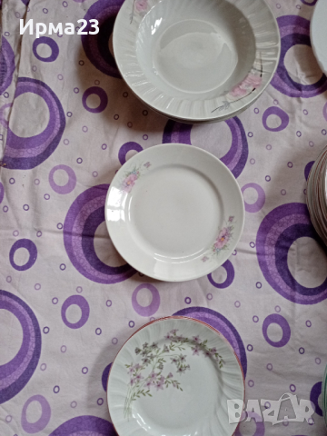 Български порцеланови чинии, снимка 5 - Чинии - 44793527