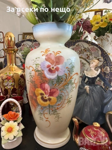 Made in France Napoleon III Hand Painted Opaline Vase with Yellow Bottom Bandage, c1890 Код P2112, снимка 7 - Декорация за дома - 54153500