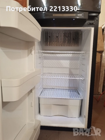 Хладилник Thetford на 12V 220V и газ (30mbar)за кемпер каравана , снимка 13 - Каравани и кемпери - 51681900