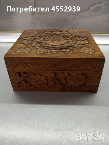Кутия за бижута дърворезба 