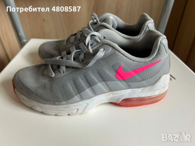 Дамски сиви маратонки Nike 35.5 номер