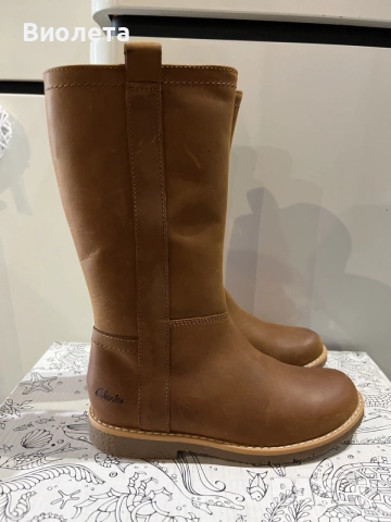 Детски ботушки на Clarks номер 29.5