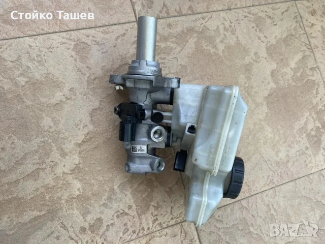 Спирачна помпа VW Passat B8, снимка 2 - Части - 51151942