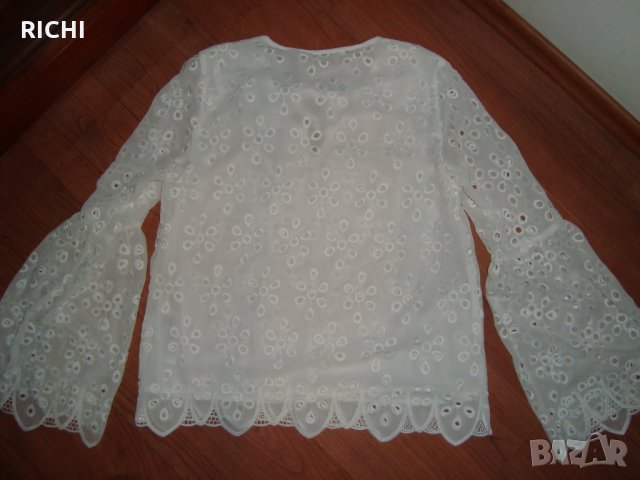 GUESS нова бяла блуза, снимка 6 - Блузи с дълъг ръкав и пуловери - 30999979