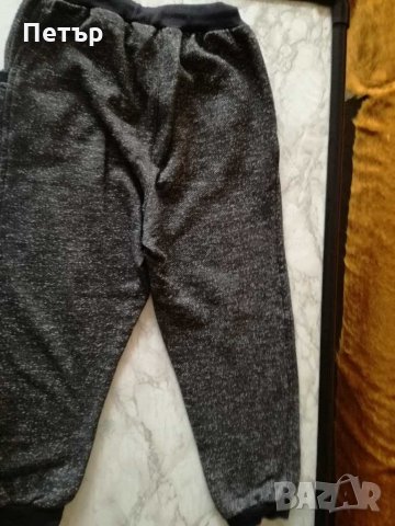 Продавам детско долнище сиво-черно