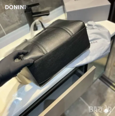 Balenciaga Дамска чанта, кожа, снимка 4 - Чанти - 56030770