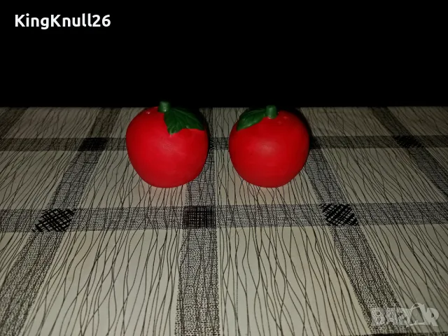 Kомплект солница и пиперница Домати , снимка 2 - Аксесоари за кухня - 50390103