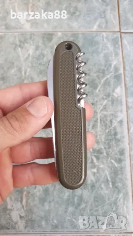 Джобно Ножче Victorinox 4 части РЯДКО, снимка 3 - Колекции - 56107310