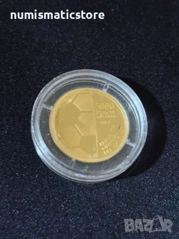 Уругвай 2004 - 5000 песос - 100-годишнина на ФИФА , Футбол - Златна монета, снимка 2 - Нумизматика и бонистика - 51239744