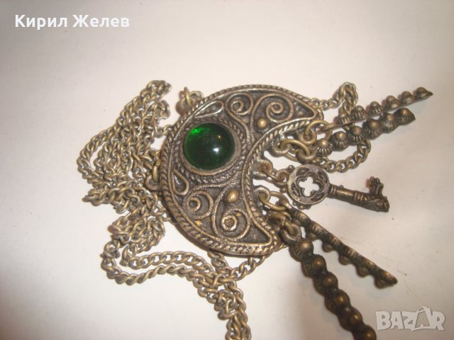 САЧАНЕНО СТАРИННО ВЪЗРОЖДЕНСКО УКРАШЕНИЕ със СМАРАГД ЗЕЛЕН КАМЪК и КЛЮЧЕ БРОНЗ 15133, снимка 9 - Антикварни и старинни предмети - 30550111