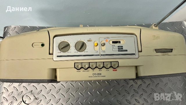 Радиокасетофон Sony CFS-208, снимка 3 - Ресийвъри, усилватели, смесителни пултове - 53249196