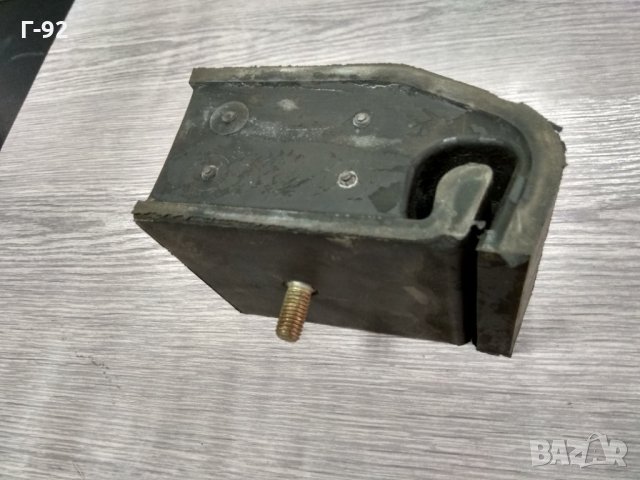 281199201C**НОВО**VAG*Тампон за двигател VW LT D и TD от 1983 до 1996 г.