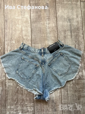 Разкошни къси дамски  дънкови бермуди панталони  тип пеперуда Alexander Wang, снимка 2 - Къси панталони и бермуди - 41210867