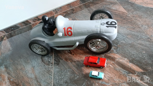 Mercedes-Benz W125, известен като една от „Сребърните стрели“ (Silberpfeil)  , снимка 8 - Колекции - 54077925