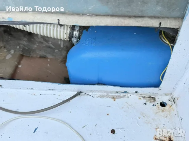 Продавам: Лодка 4м (морско изпълнение, дълъг ботуш) + жило за управление – Перфектна!, снимка 6 - Воден транспорт - 55785806