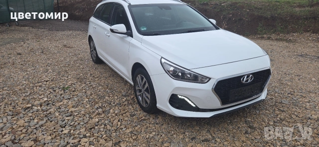 Дясна LED дневна светлина Хюндай и30 , снимка 2 - Части - 54012596