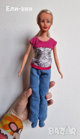 Арт кукла Бабата на Барби ръчно изрисувана авторска кукла баба Стефка, снимка 14 - Кукли - 44775653