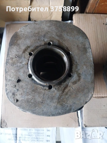 различни части останали от двигатели за иже възход и татран.