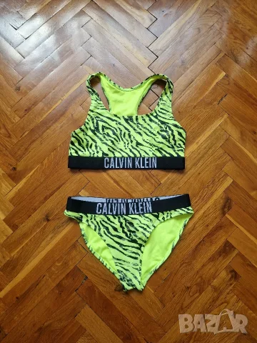 Страхотен детски бански CALVIN KLEIN размер 12 - 14 години 