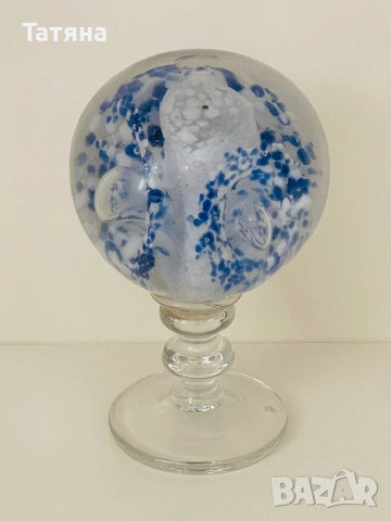 Красиво антично преспапие от муранско стъкло на стойка. Около 1900 г.