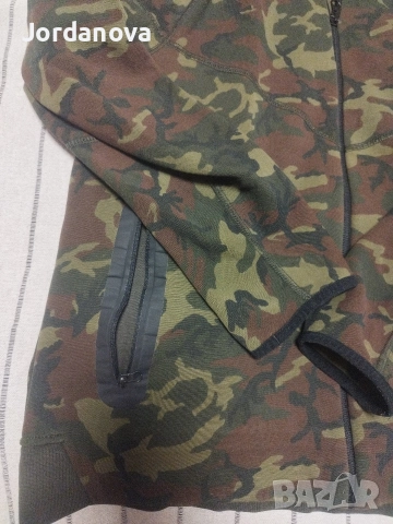 Nike Tech XL оригинален, снимка 5 - Детски анцузи и суичери - 52587360