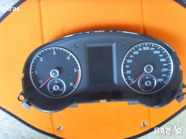 Километражно табло 5С6 920 871 D и решетка VW Jeta
