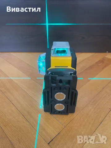 Зелен лазерен нивелир DeWALT 3X360 в комплект с батерия и зарядно демонстрационен модел внос от Герм, снимка 4 - Измервателни инструменти - 50302306