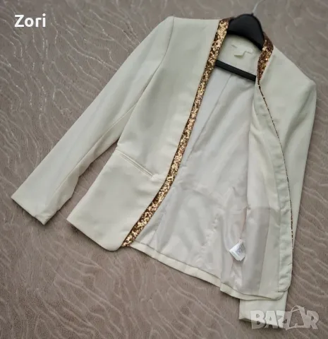 УНИКАЛНО СТИЛНО и ЕЛЕГАНТНО бяло вталено сако със златисти пайети , снимка 4 - Сака - 49978599