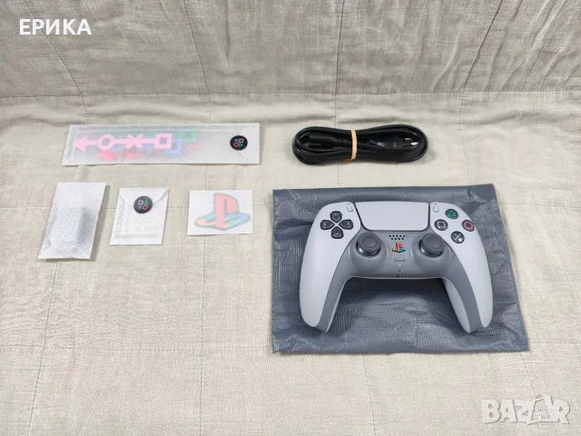 PlayStation 5 30th Anniversary, Limited Edition + 2 лимитирани DualSense джойстика и зарядна станция, снимка 7 - PlayStation конзоли - 56017861