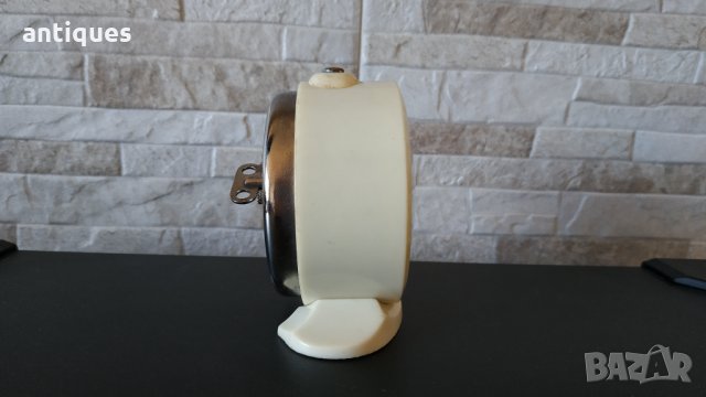 Стар часовник / Будилник - SEVANI 4 Jewels - Made in USSR - 1970г., снимка 4 - Антикварни и старинни предмети - 30480616
