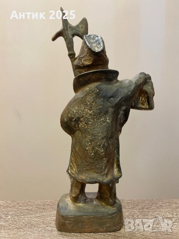 Винтидж бронзова статуетка „Страж / Работник с алебарда“, XX век, снимка 3 - Антикварни и старинни предмети - 52771905