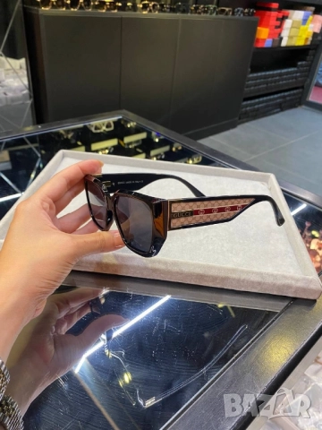 очила с черен обикновен калъф и ув защита gucci , снимка 6 - Слънчеви и диоптрични очила - 51447417