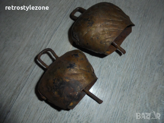 № 7967 две стари метални / железни хлопки , снимка 2 - Други ценни предмети - 53058749