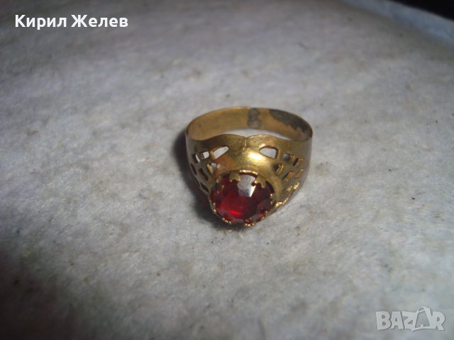 СТАРИНЕН МЕСИНГОВ АЖУРЕН МАЙСТОРСКИ СКЪПОЦЕНЕН ПРЪСТЕН с ГОЛЯМ ЮВЕЛИРНО ФАСЕТИРАН ГРАНАТ 27156, снимка 3 - Антикварни и старинни предмети - 36772038
