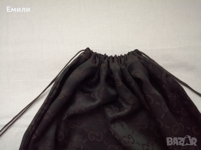 Gucci оригинална противопрахова торбичка монограм в кафяв цвят, снимка 5 - Чанти - 44673682