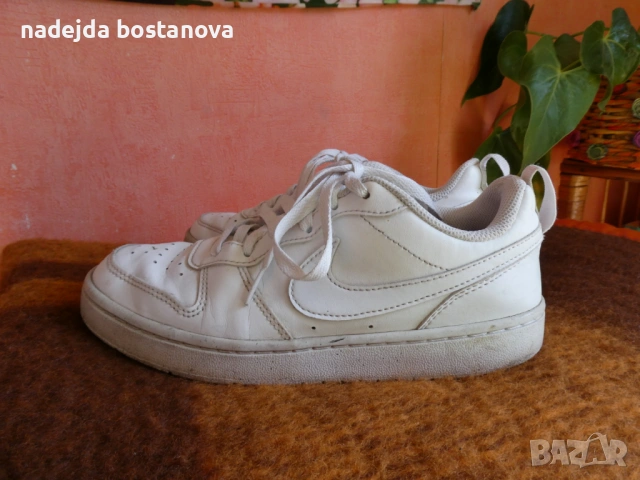 продавам дамски маратонки nike,номер 36,5 в бяло