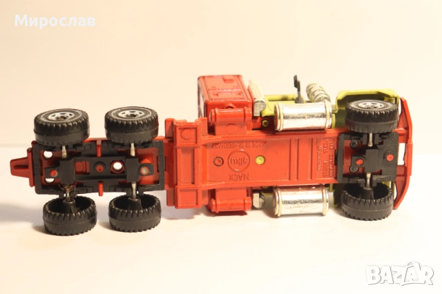 1/55 ?? SIKU MACK КАМИОН ИГРАЧКА КОЛИЧКА МОДЕЛ, снимка 7 - Колекции - 52887153