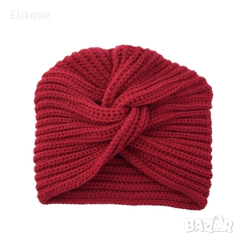 Дамска зимна плетена шапка с усукан възел по средата, снимка 8 - Шапки - 52644438