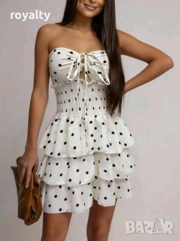 Бяла Къса Рокля на Точки