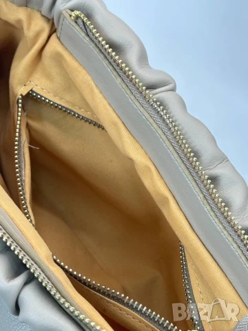 чанти MIU MIU:➡️38cm⬆️18cm, снимка 5 - Чанти - 50761625