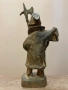 Винтидж бронзова статуетка „Страж / Работник с алебарда“, XX век, снимка 3