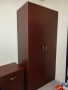 Гардероб скрин и две нощни шкафчета в цвят махагон, снимка 2