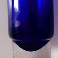 синя прозрачна ваза стъкло, снимка 1 - Вази - 31398182