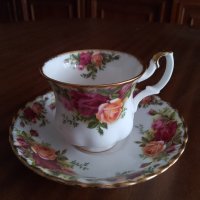 Royal Albert old country roses, кралска колекционерска чаша за кафе, снимка 1 - Други ценни предмети - 42210345