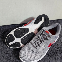 Nike маратонки, 42.5, снимка 3 - Маратонки - 44695772