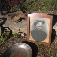 Стар портрет, снимка на мъж с шапка, с дървена рамка, снимка 1 - Други ценни предмети - 31107392